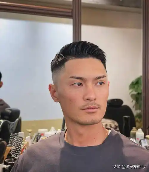 男人过了 35 岁,两侧铲短发型——精神帅气的不二之选
