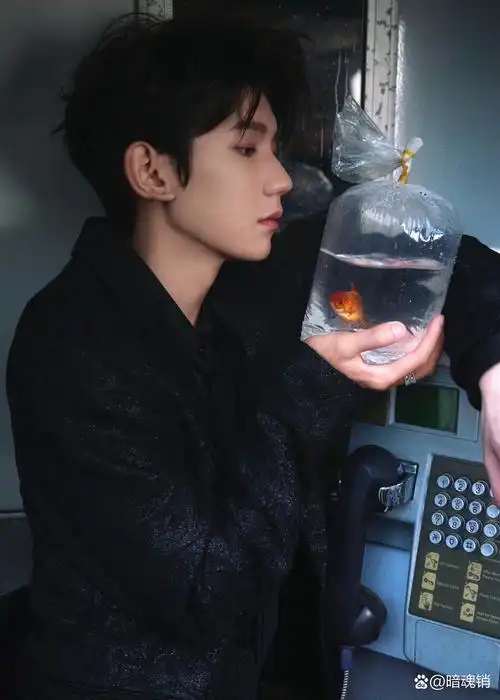 获得两项音乐类大奖,真的是太有才华啦.#王源