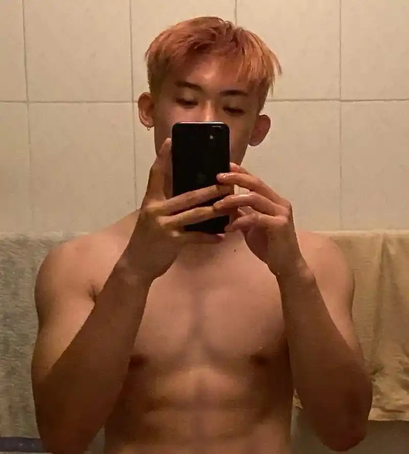 健身博主可以吗,不可以以后不发了#低画质 #腹肌 #肌肉男养 - 抖音