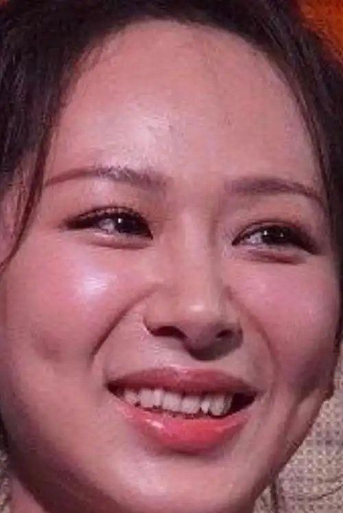 杨紫现身状态不佳,下巴尖脸长说话显疲惫,网友:还能演戏吗?