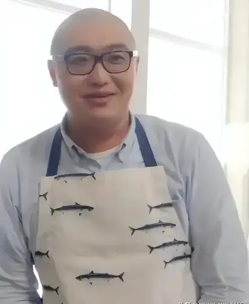 原来他就是蔡明儿子隐瞒37年不公开是蔡明的骄傲更是最大心病