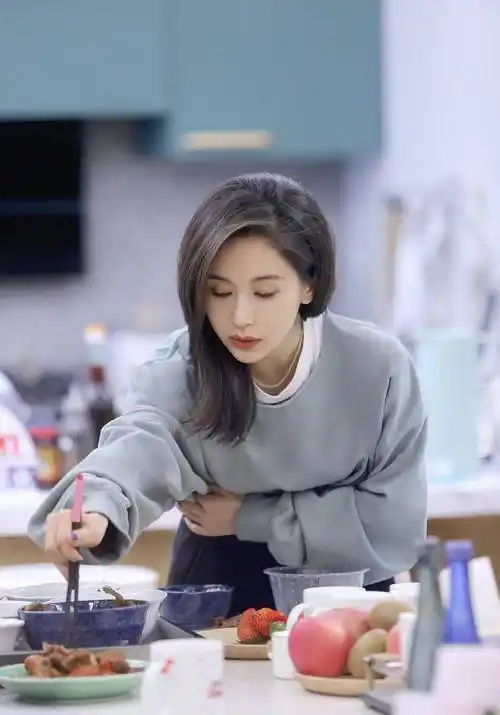 怦然再心动里的王子文灵动优雅真实自然,怪不得受到观众的喜爱_故事