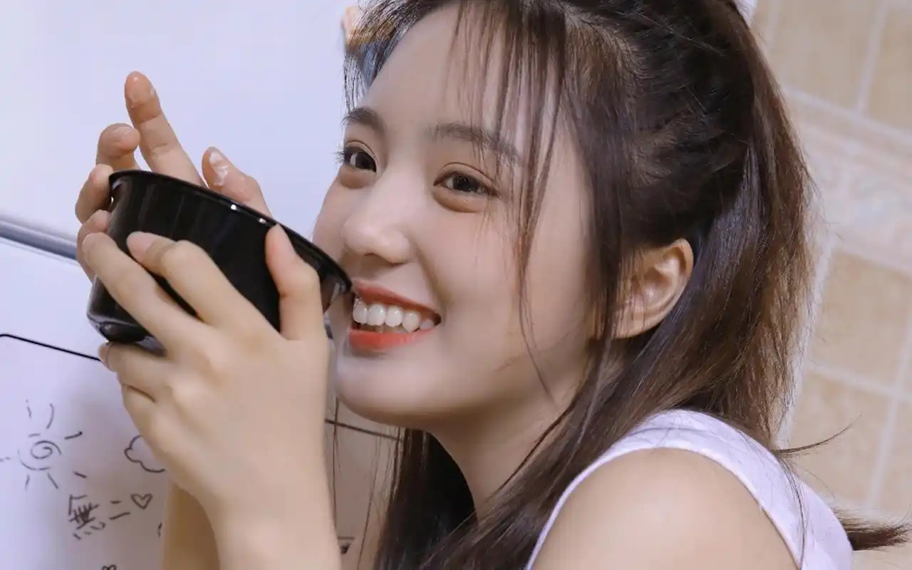 清爽性感美女图片桌面壁纸高清大图预览1920x1200_美女壁纸下载_美桌