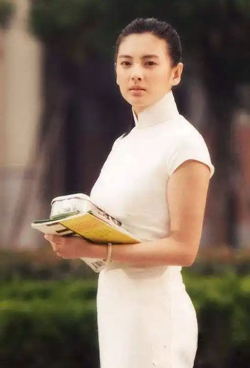 张雨绮霸气回归穿旗袍亮相又美又飒并直言特别想要c位