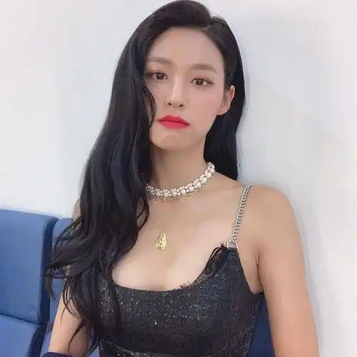 金雪炫火辣身材惊艳观众减肥后逆袭成女神曾因偷吃被公司骂到哭