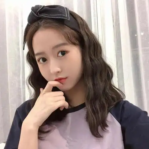 颜值很高的女生,身上都有这4个特点,精致时尚还不限年龄