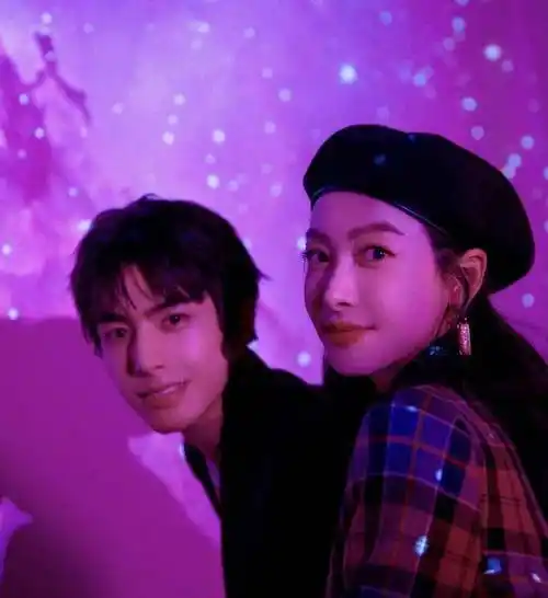 合作了爆款剧后,宋威龙就被曝光了恋情,没想到她俩还能有售后_cp_宋茜