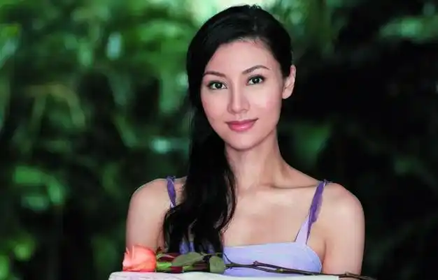 遇到最美港姐李嘉欣,美貌和情商都被狠狠艳压|刘銮雄|周正毅_网易订阅