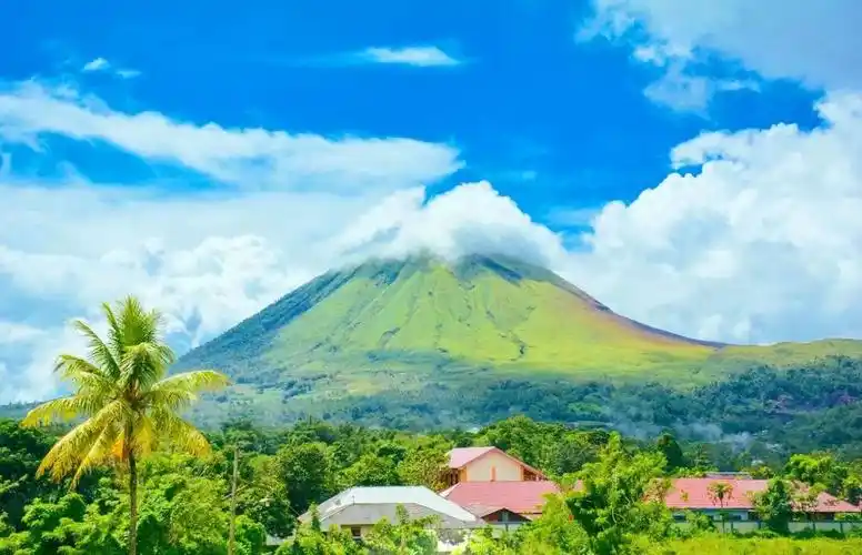 美得惊艳!这座迷人的小岛,给你今夏一个最难忘的旅行!