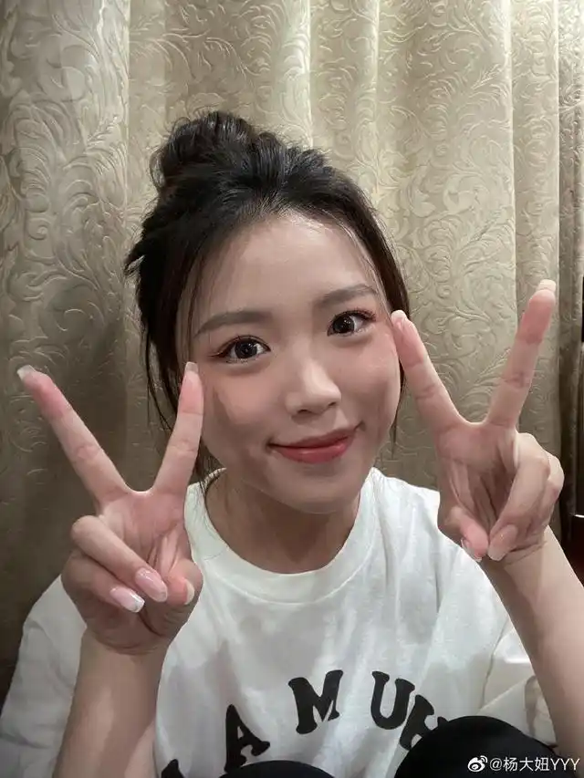 形象好气质佳!奥运首金得主杨倩再添新代言,英姿飒爽美出新高度