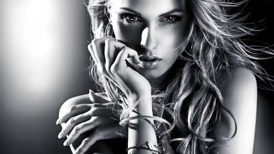 美女黑白照图片-人物壁纸-高清人物图片-第3图-娟娟壁纸