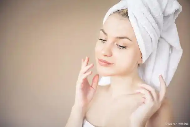 随着冬季的到来,气候变得更加干燥寒冷,敏感皮肤的人会发现自己的皮肤