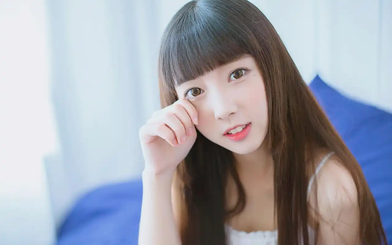 长发清纯美女文艺唯美写真高清壁纸