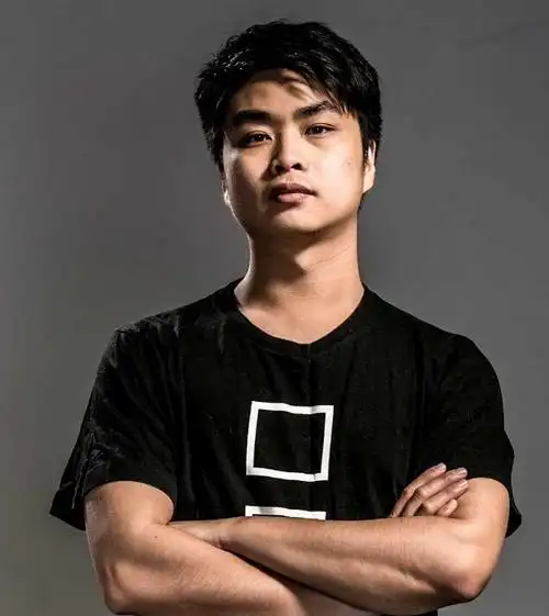 不过也有人举证,张韶涵的男友是sky,但这个sky并不是李晓峰,大家觉得