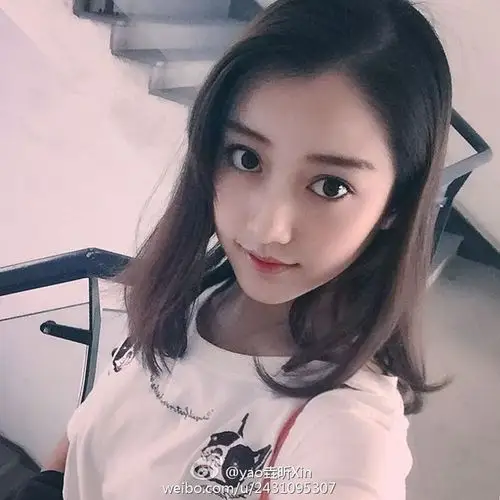 组图:18岁中戏校花 民间女神刘垚昕海量写真 : 组图:18岁中戏校花