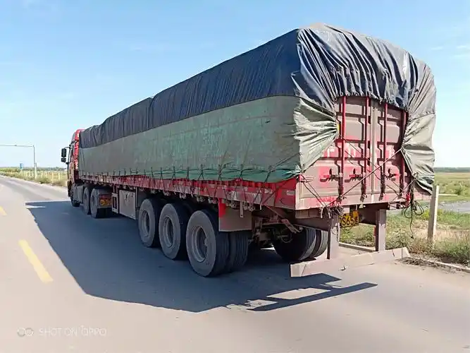 乌审旗交管大队府深中队关于大货车篷布加盖的要求