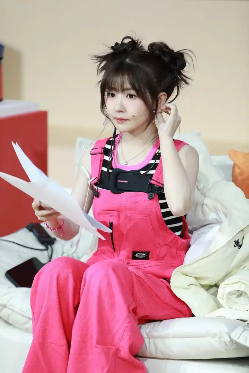 赖美云丸子头,俏皮可爱美少女!