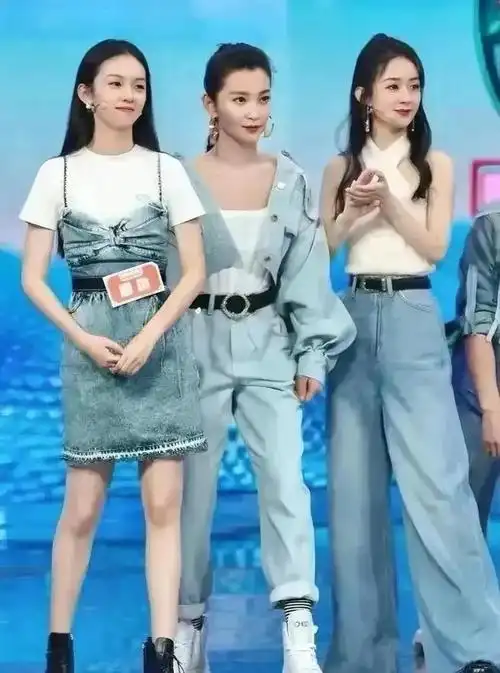 她和李冰冰站在一起的时候,总感觉在气场上,还是略逊一筹|御姐|赵丽颖