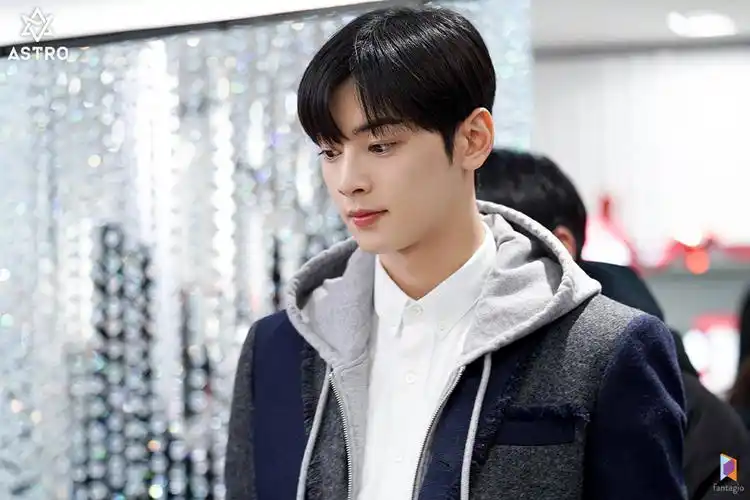 "漫撕男"车银优饰高冷校草 新剧《女神降临》超高清剧照来袭!