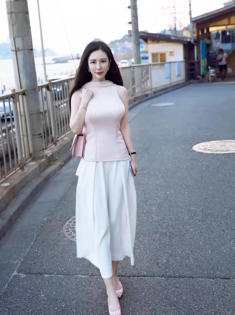 摄影:清丽脱俗的女子,美丽大方