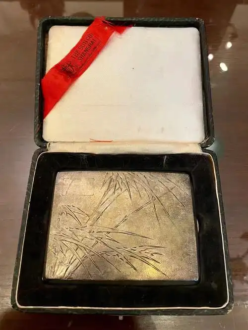 民国老上海大新百货公司出品的纯银烟盒