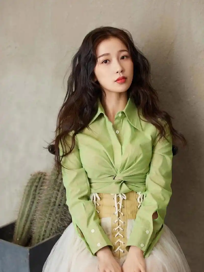 虞书欣早期照片,天然美女,整没整一眼看出 #浪漫生活的记录者# #娱乐