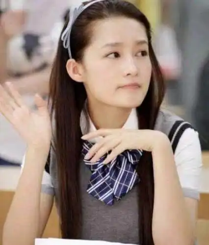 女星的校服造型,谭松韵邻家女孩,刘亦菲小仙女,刘诗诗李沁校花