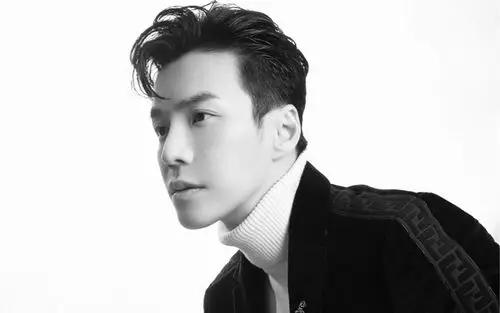 王冠逸黑白写真图片桌面壁纸_大陆明星_壁纸下载_美桌网