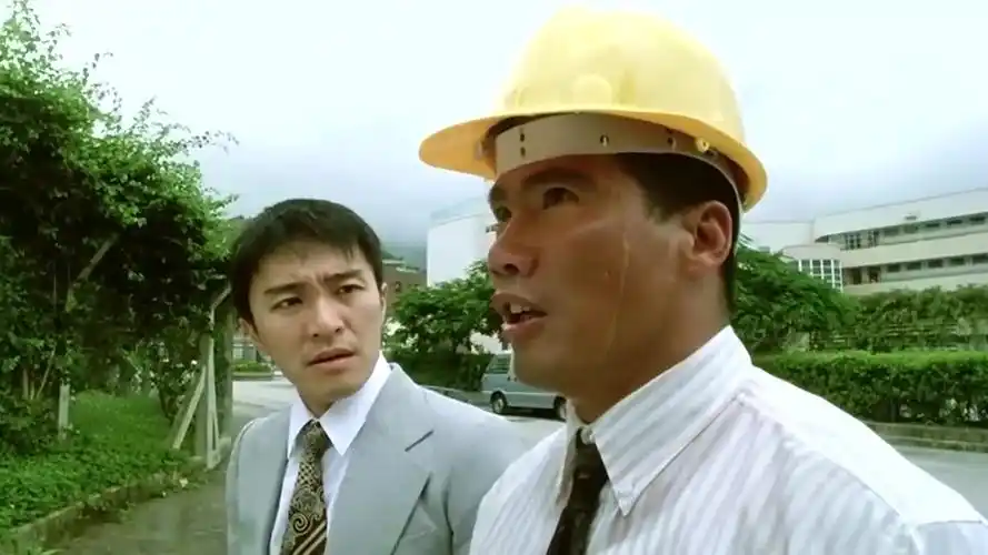 《百变星君》周星驰第一次来魔鬼学校,学生无恶不作,被整惨了!