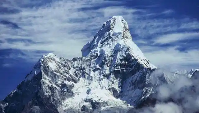 作为世界上最高山峰,喜马拉雅山和最高峰珠穆朗玛峰多年以来一直持续