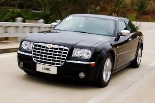 王者风范试驾克莱斯勒300c