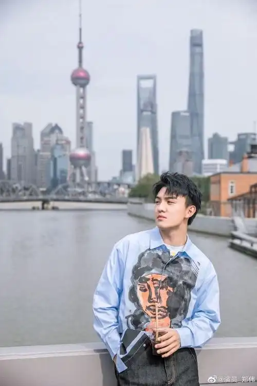 郑伟说单亲家庭不代表不幸