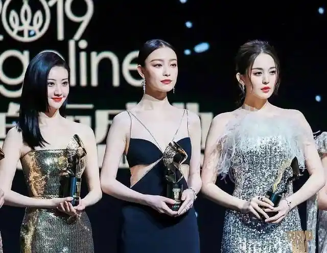 每年一度的颁奖典礼或者大盛典的明星聚会都是各家粉丝和网友们备受