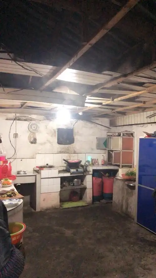 唐田家里的老房子破成这样了,期待美好乡村能够改善