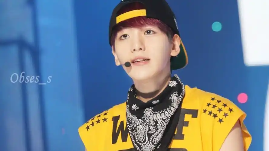 闪!边伯贤在军队里撩女友裴珠泫(irene)的高甜模式?