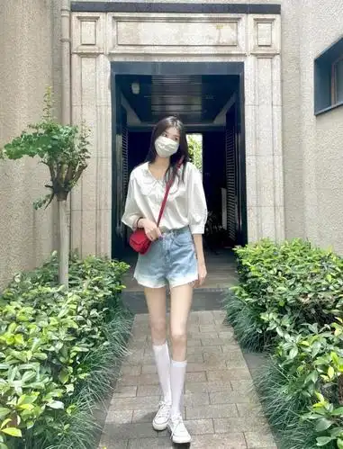 高个子女生夏季清凉系穿搭,时尚知性简约精致,看得见的温柔