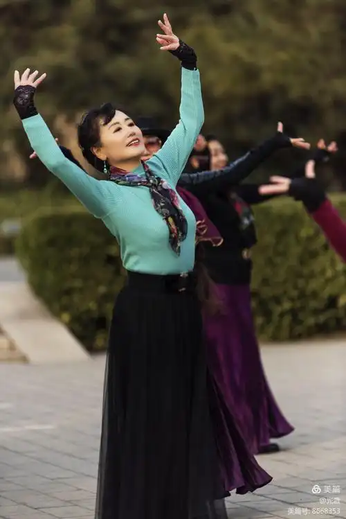 20210110玲珑公园广场舞二