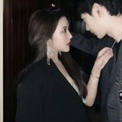 情侣头像真人一人一半 高清好看的拼接情侣头像一人一半图片