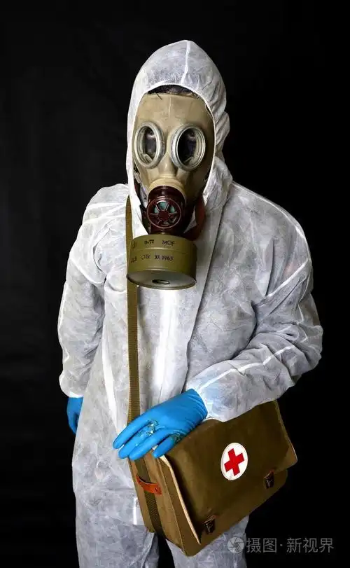 防毒面具的幸存者