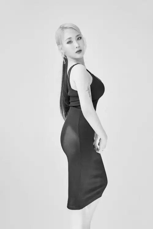 被jyp耽误后 朴智敏改名jamie重新出发 个人简历照公开