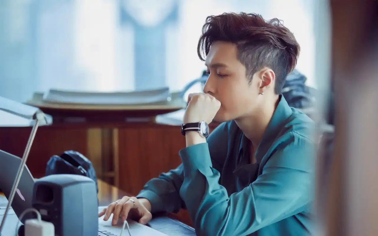 张艺兴衬衣魅力帅气写真图片桌面壁纸