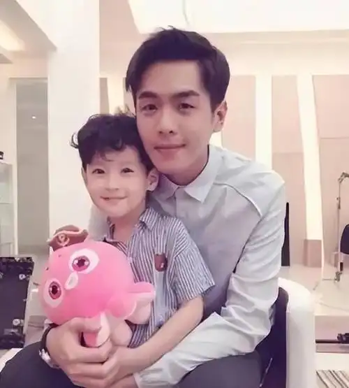 明明长了"风流"的脸,却只钟情一人,内娱这几位男星"太稀缺"