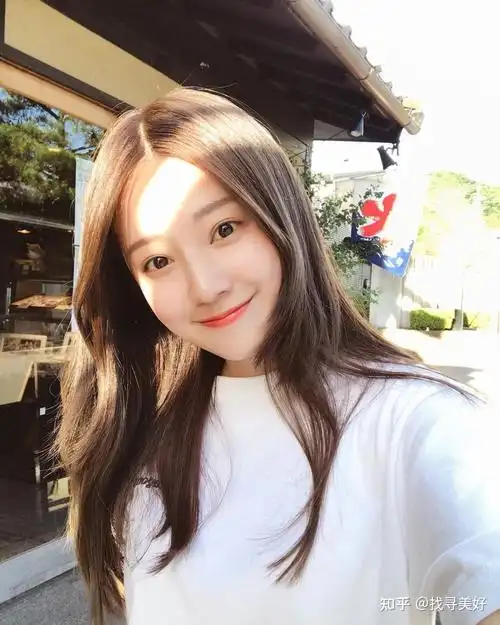 分享一些生活照了～～建议欣赏完美图后,还是要去小姐姐的自媒体平台