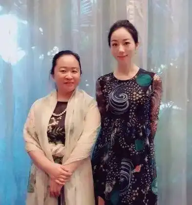 恒大集团和恒大金融控股集团集法人代表人居然是演员韩雪?