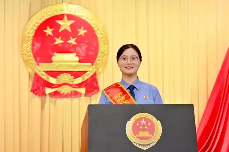 当前位置:>首页>重点推荐>——记广东省广州市检察院第三检察部一级