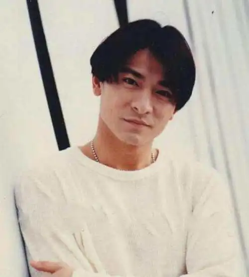 盘点明星中分发型,刘德华最霸气,李易峰最帅,鹿晗不忍直视!