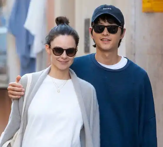 宋仲基升级当爸,并透露真实想法,疑似在回应和宋慧乔离婚原因_家庭