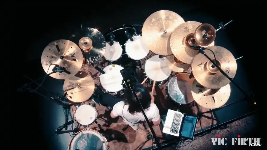 架子鼓演奏performancespotlightdalimraznovember