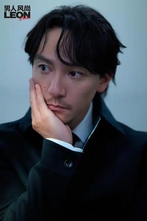 张震登leon男人风尚四月刊封面依旧沉稳帅气