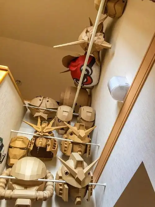 手工大神分享作品,能做出高达头已经很厉害了,没想到还能戴头上